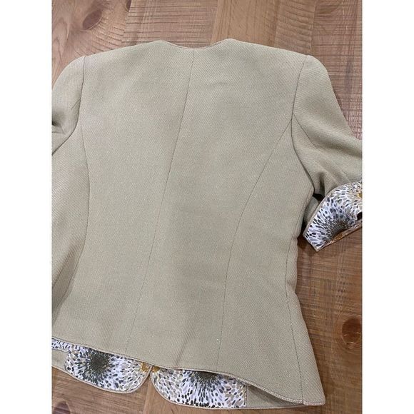 2 piece Claude Patrick suit - Picture 5 of 6